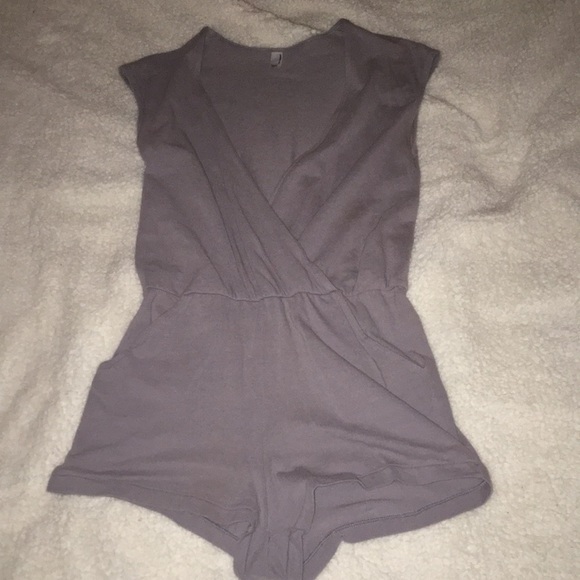 American Apparel grey short v-neck romper, small - Picture 7 of 7